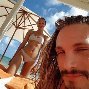 Zoe Saldana Shows Off Sexy Bikini Body on Beach Vacation